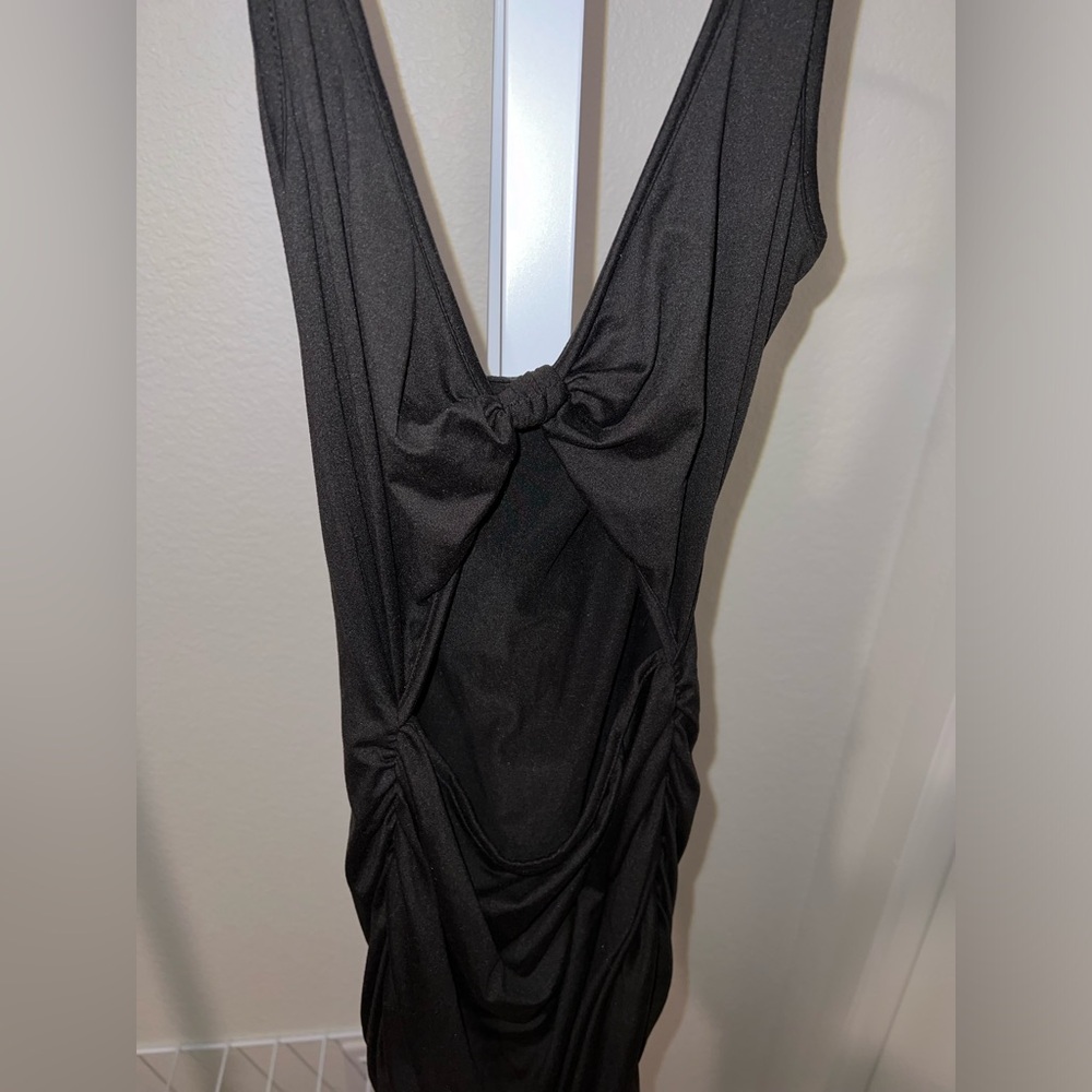 Bodycon cutout black dress